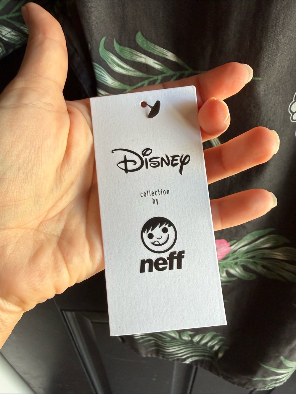 NWT Disney Neff Men’s Short Sleeve Mickey Mouse Tropical Button Down Size M - Picture 7 of 8
